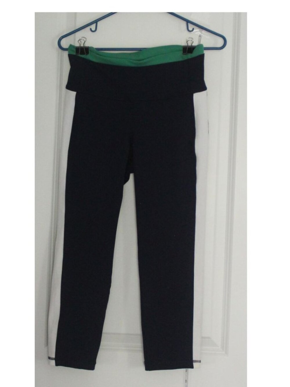 OLD NAVY Go-Dry Fitted Capri Leggings Women’s Size Medium Blue and Green